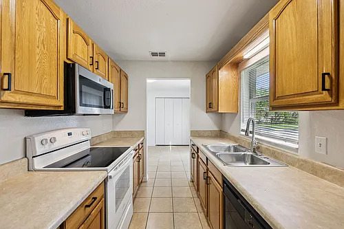 11322 S. E. 55th Ave Rd - Unit 1002